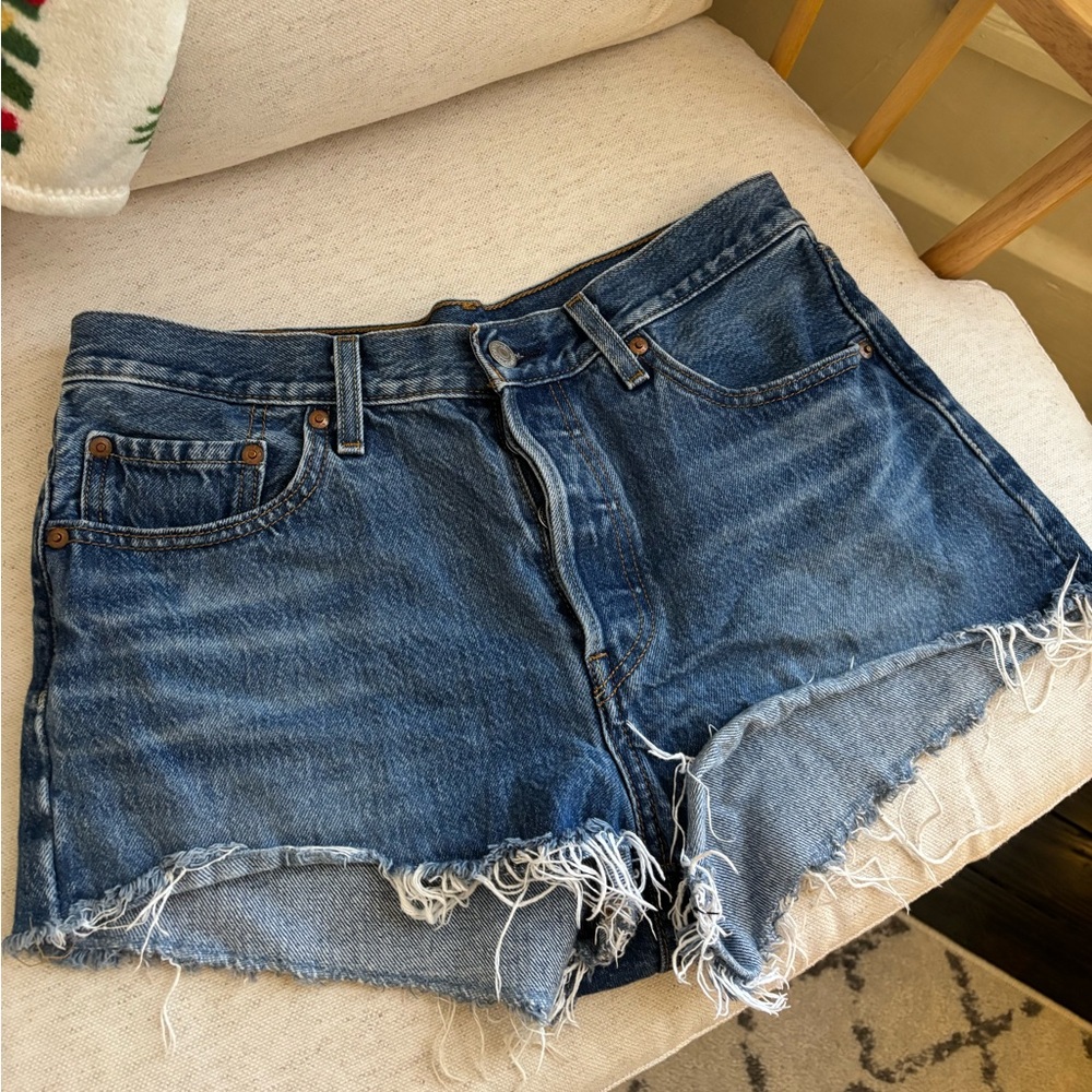 LEVI’S 501 SHORTS